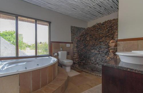 Leeupoort House | Beautiful 4-bedroom, 33 Zebula