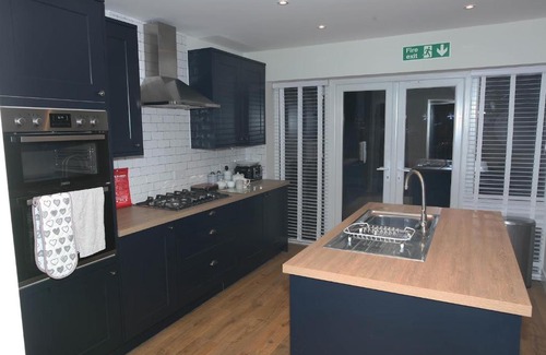 Cranleigh Apartment | Beautiful 4 bedroom house