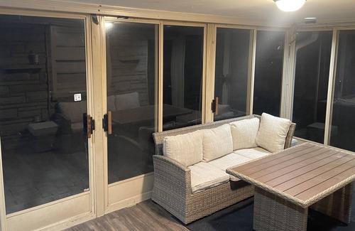 Bon Air House | Beautiful 4 bedroom retreat with indoor fireplace