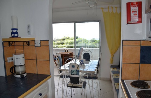 Halcyon Heights Apartment | Beautiful 4th.floor condo with pool and spectacular sunsets and ocean view