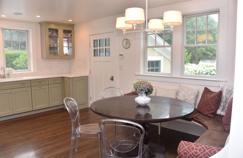 Falmouth House | Beautiful 5 Bedroom House with Pool & Guest House - Steps to Beach & Townn