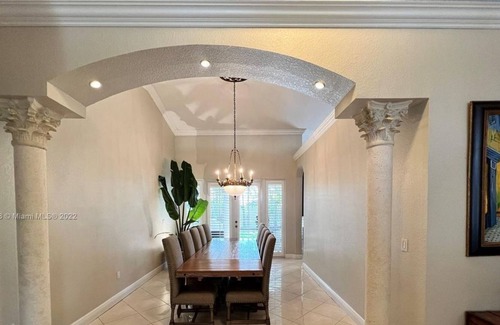 Tamiami Apartment | Beautiful 5 Br. Single family (330084) by Houzlet