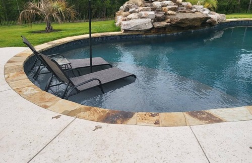 Graniteville House | Beautiful 6 bedroom home with a brand new swimming pool, and 4 fireplaces.