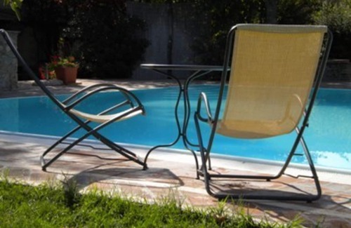 Colle di Val d'Elsa House | Beautiful apartment in villa for 2 people with pool, TV, patio, pets allowed and parking