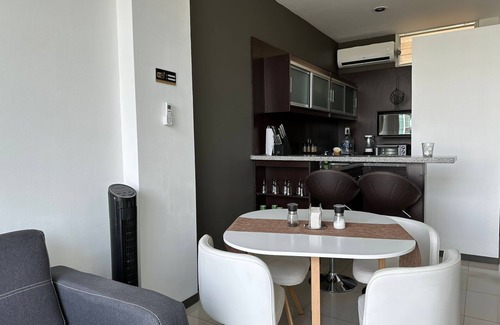 Jacarandas Apartment | Beautiful air conditioner loft! 7 min from downtown!