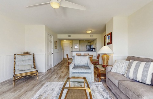 American Beach House | Beautiful Amelia Island townhome with pool & tennis, central AC