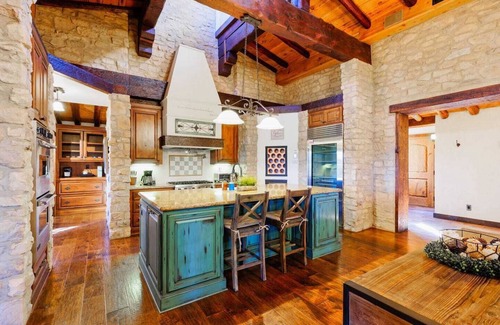 Temecula House | Beautiful Amenities-Stunning Views,Spa,LRG Kitchen!