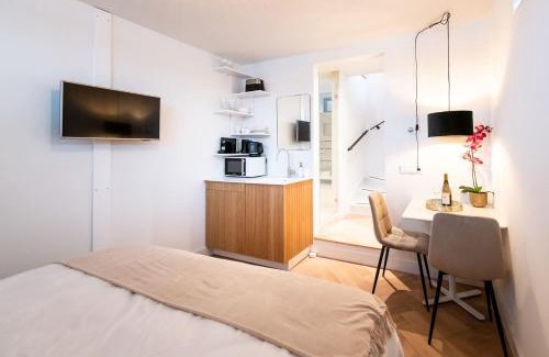 Rijnbuurt Apartment | Beautiful Amstel houseboat