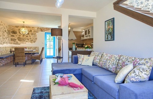 Vrh Villa | Beautiful and fully equipped villa with pool