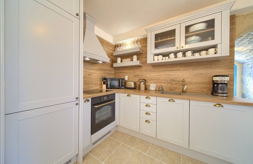 Vrh Villa | Beautiful and fully equipped villa with pool