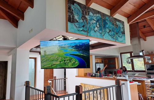 San Lucas Toliman House | Beautiful and Modern 4 Bedroom Lake Atitlán Paradise with Pool & Jacuzzi