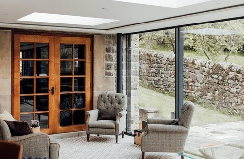 Grindleford Bridge House | Beautiful and spacious Peak District house