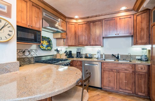 Mountain Village Apartment | Beautiful and Elegant 2 Bedroom Penthouse