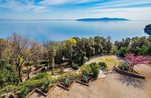 Donji Kraj Apartment | Beautiful apartment in Moscenicka Draga