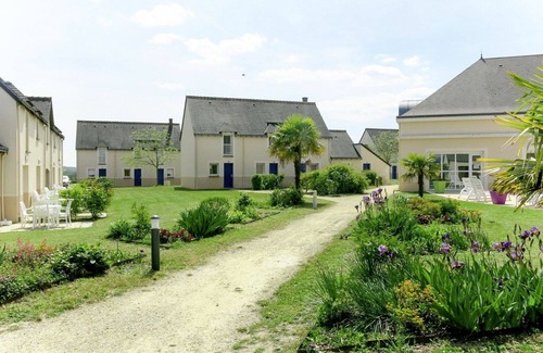 Azay-le-Rideau House | Beautiful apartment in villa for 6 people with WIFI, pool, TV, terrace and pets allowed
