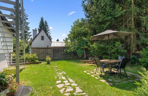 Karlovy Dvory Apartment | Beautiful apartment for 5 guests with WIFI, TV, terrace and parking