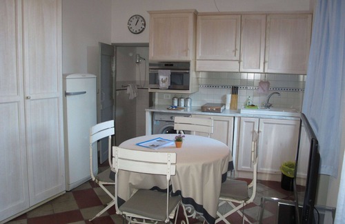 Finalborgo Apartment | Beautiful apartment for 2 people with WIFI, A/C, TV, balcony and pets allowed