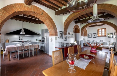 Pienza House | Beautiful apartment in villa for 6 people with A/C, WIFI, TV and veranda, close to Montepulciano