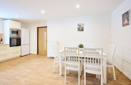 Desna Apartment | Beautiful apartment for 4 people with pool, WIFI, TV, patio and parking