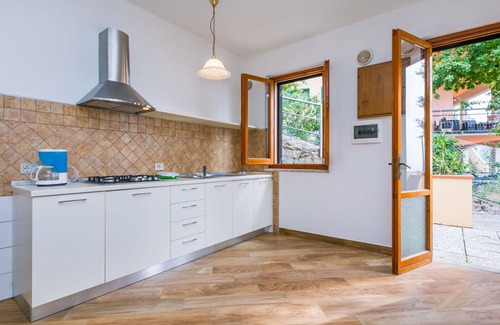 San Baronto Apartment | Beautiful apartment for 4 people with pool, WIFI, balcony, pets allowed and panoramic view