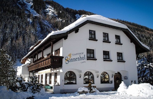 Kaunertal Apartment | Beautiful apartment for 4 people with WIFI, TV, balcony and pets allowed