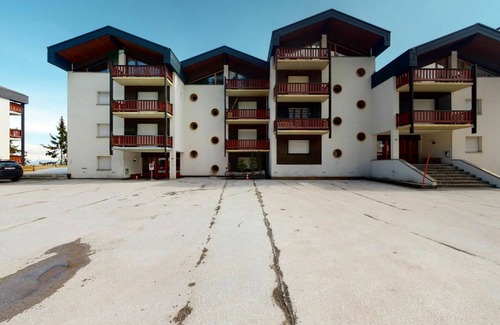 Heremence Apartment | Beautiful apartment for 4 people with pool, WIFI, TV, balcony and panoramic view