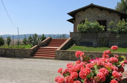 Terricciola House | Beautiful apartment in villa for 4 people with WIFI, pool, terrace and pets allowed