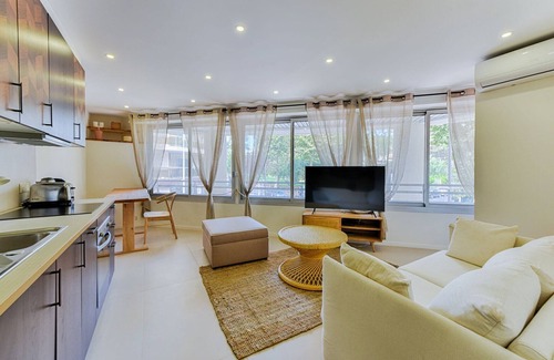 Antibes Apartment | Beautiful apartment 7P City Center Beach 250m