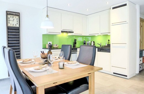 Blausee Apartment | Beautiful apartment for 3 people with hot tub, WIFI, TV, terrace and panoramic view