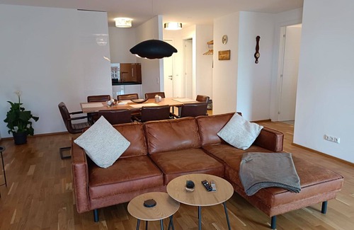 Poertschach am Woerthersee Apartment | Beautiful apartment for 2 people with WIFI, TV, balcony and pets allowed