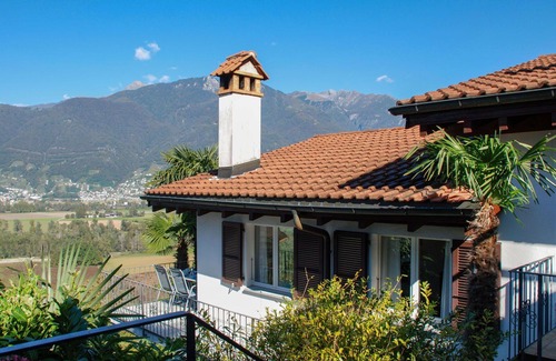 Magadino Apartment | Beautiful apartment for 2 guests with WIFI, TV, patio and panoramic view