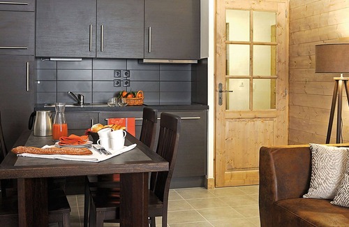 Les Gets Apartment | Beautiful apartment for 8 people with WIFI, pool, TV, terrace and pets allowed