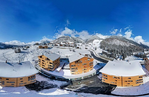 Acletta Apartment | Beautiful apartment for 6 people with WIFI, hot tub, pool, TV, balcony and panoramic view