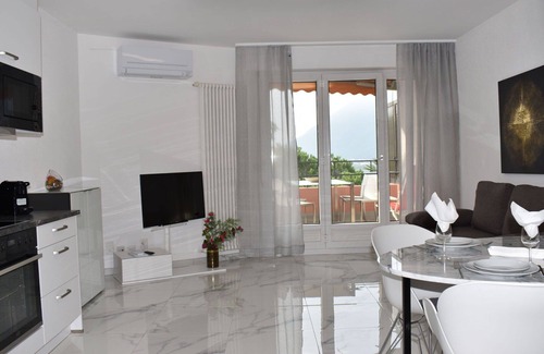 Bigogno Apartment | Beautiful apartment for 4 people with WIFI, pool, A/C, TV, balcony and panoramic view