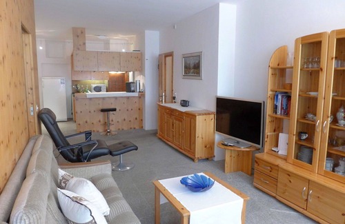 Celerina-Schlarigna Apartment | Beautiful apartment for 4 guests with WIFI, TV, balcony and pets allowed