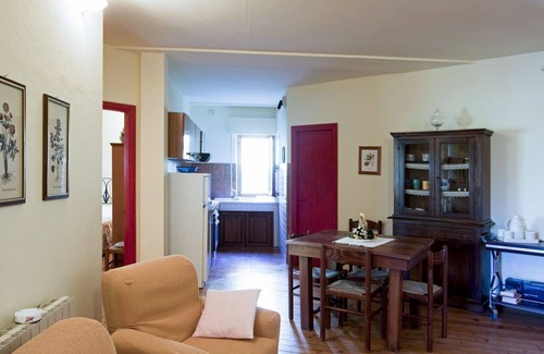 Paciano Apartment | Beautiful apartment for 7 people with WIFI, pool, TV, patio and pets allowed