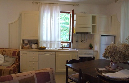 Sassetta Apartment | Beautiful apartment for 5 guests with WIFI, pool, TV, patio and parking