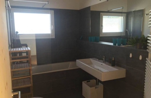 Valbella Apartment | Beautiful apartment for 8 guests with WIFI, TV and balcony