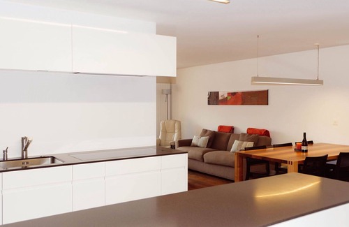 Spiez Apartment | Beautiful apartment for 4 people with WIFI, TV, balcony and pets allowed