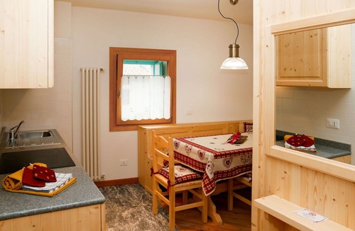 Raveo Apartment | Beautiful apartment for 2 people with WIFI, TV, patio and pets allowed