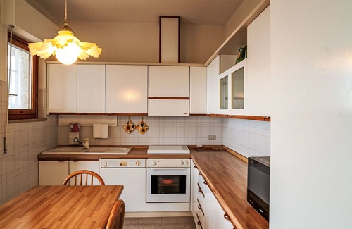 Silvi Apartment | Beautiful apartment for 8 people with WIFI, patio and pets allowed