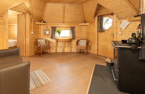 Logie Coldstone Apartment | Beautiful apartment for 3 people with terrace and pets allowed