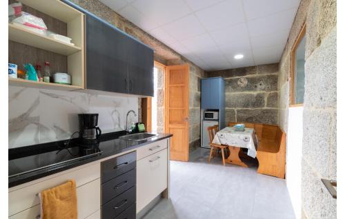 Arnoia Apartment | Beautiful Apartment In A Arnoia
