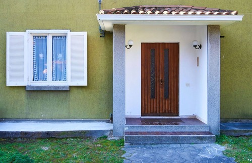 Dervio House | Beautiful apartment in villa for 16 people with WIFI, TV, balcony and pets allowed
