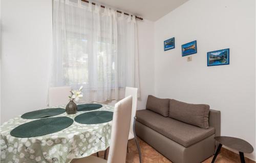 Jablanac Apartment | Beautiful Apartment In Jablanac With Wifi
