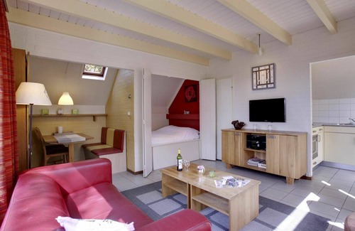 Municipality of Dalfsen House | Beautiful apartment in villa for 4 guests with WIFI, pool, TV and terrace