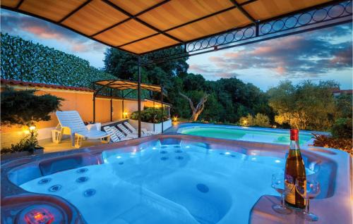 Muntic House | Beautiful Apartment In Pula With Sauna