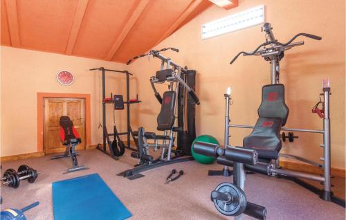 Muntic House | Beautiful Apartment In Pula With Sauna