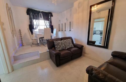 Rochester Apartment | Beautiful apartment in the heart of Rochester