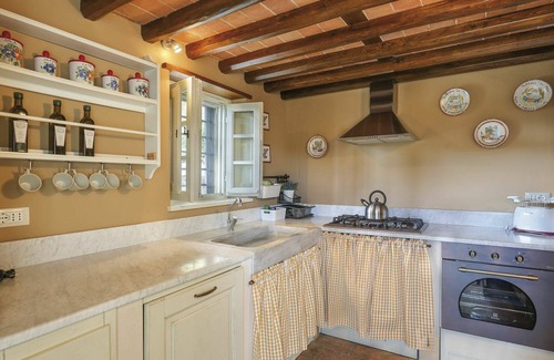 Pescaglia Villa | Beautiful apartment in villa for 6 guests with A/C, WIFI, pool, TV, terrace and pets allowed